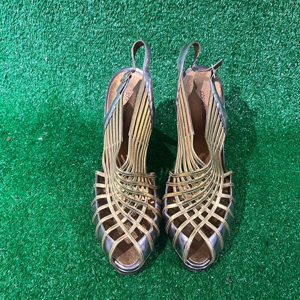 Roberto Cavalli silver/gold vintage size 40 peep toe sandals “Beautiful “